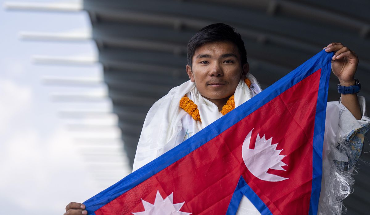 NextImg:Record-setting teen climber says Sherpas should be leading climbs