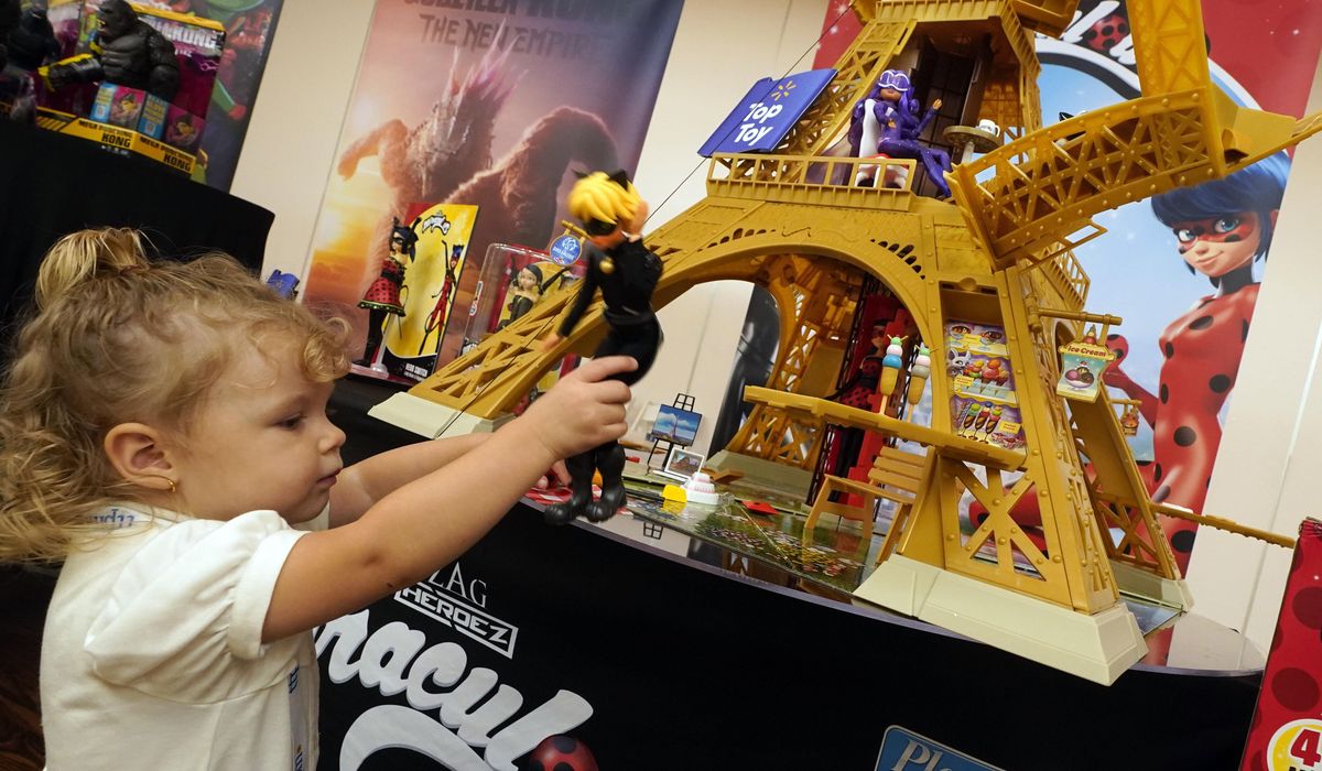 NextImg:Retail trade group expects to see slower holiday sales in U.S.