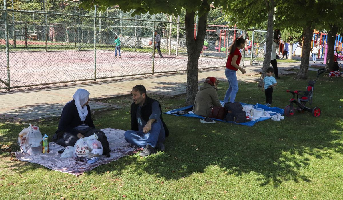 NextImg:An earthquake measuring 5.9 hits eastern Turkey, causing panic but no major damage