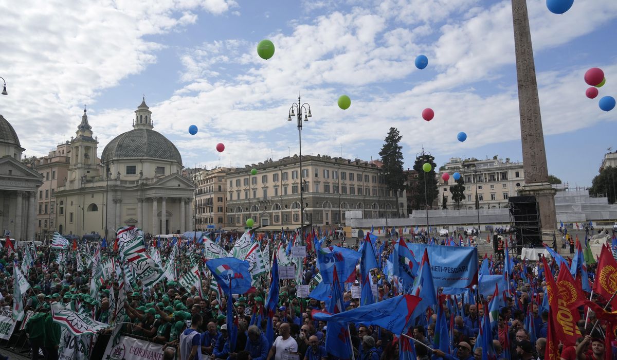 NextImg:Italian autoworkers go on strike, as troubled Stellantis faces pressure over production plans