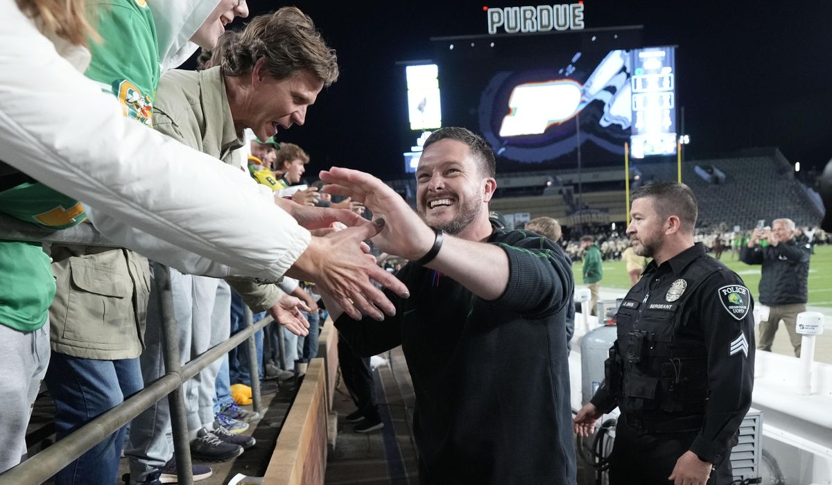 NextImg:Oregon is No. 1 in Top 25 rankings for the first time since 2012
