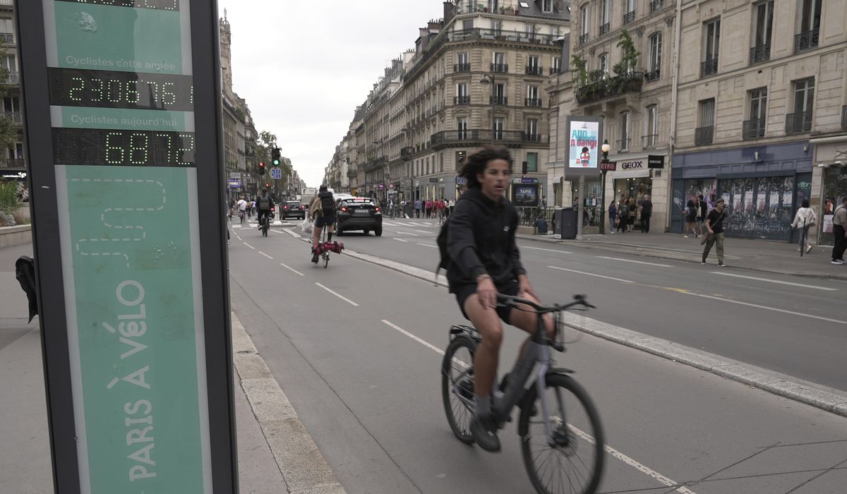 NextImg:French transport minister meets cycling groups after a traffic death sparks protests