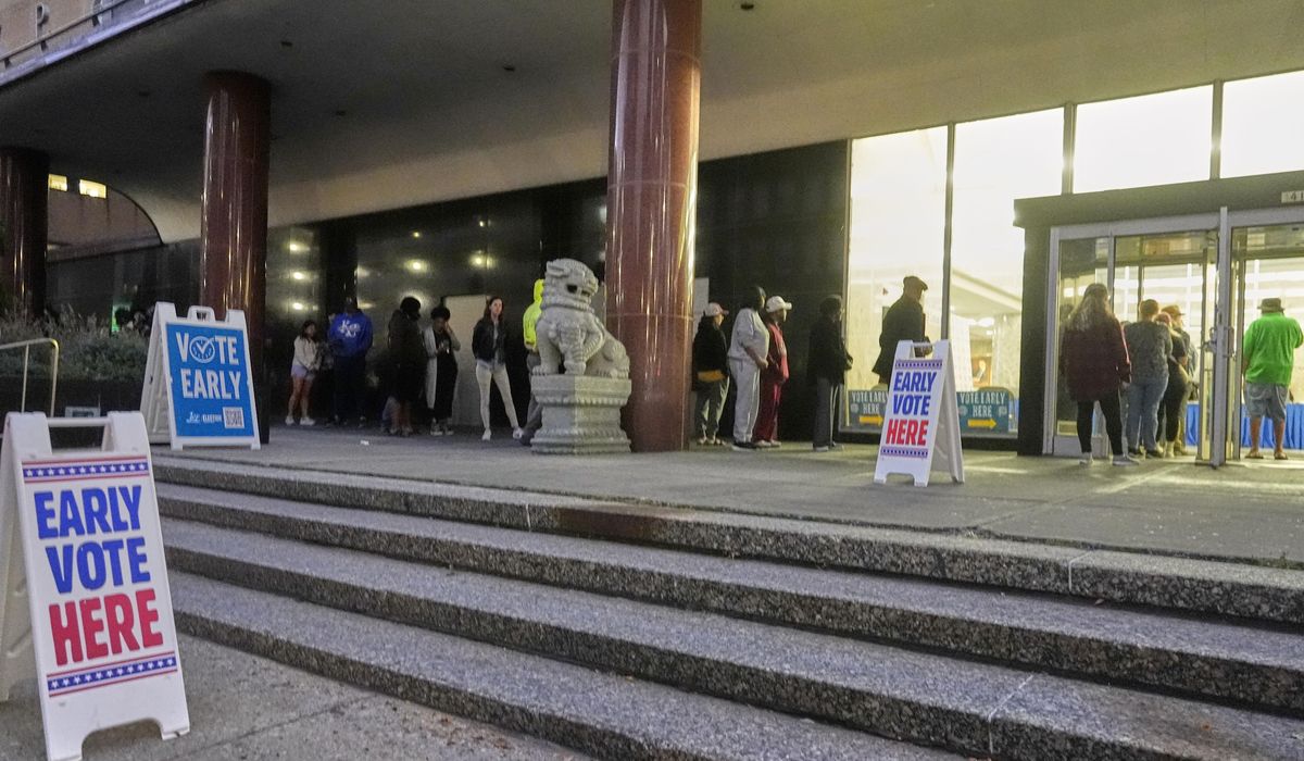 NextImg:Wisconsin sees high turnout on the first day of in-person absentee voting