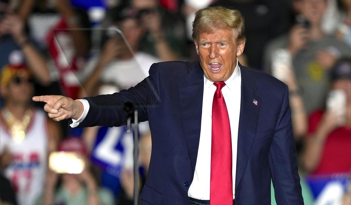 NextImg:Trump keeps up pace in last stretch before election