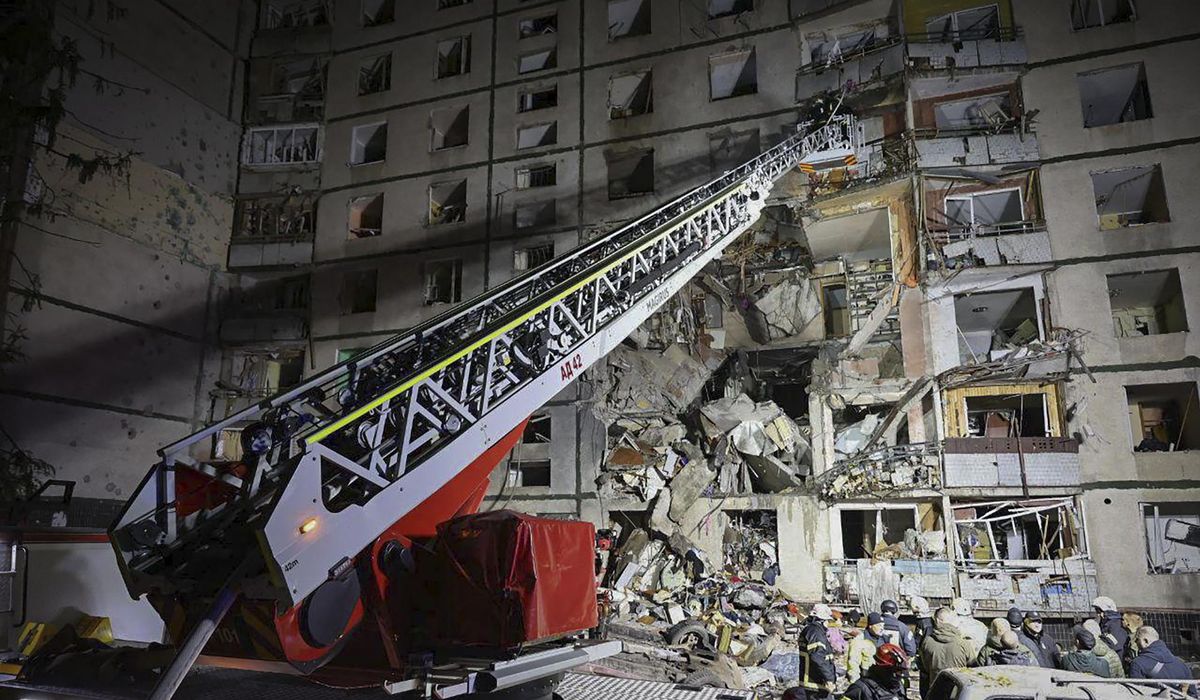 NextImg:Russian bomb hits building in Ukraine’s second-largest city, killing 3, including 2 teens