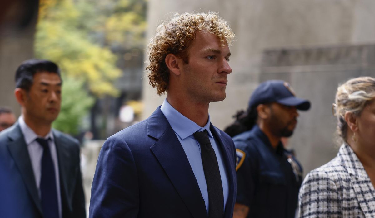 NextImg:Prosecutor tells jury that veteran showed ‘indifference’ to man he choked to death on subway