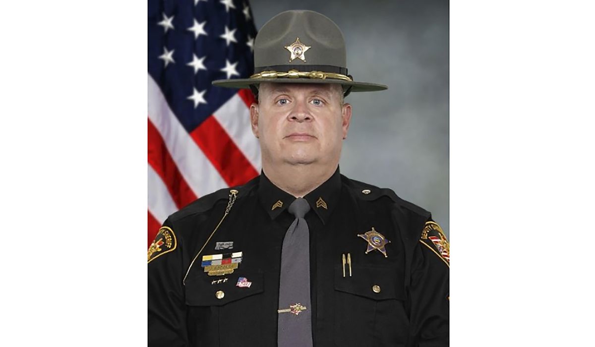 NextImg:Ohio sheriff’s lieutenant apologizes for ‘won’t help Democrats’ post, blames sleep medication