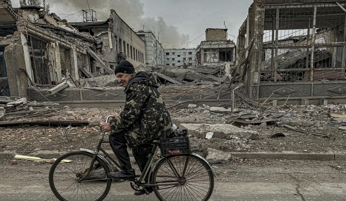 NextImg:As Russian forces close in on Kurakhove, hundreds of residents remain in the front-line city