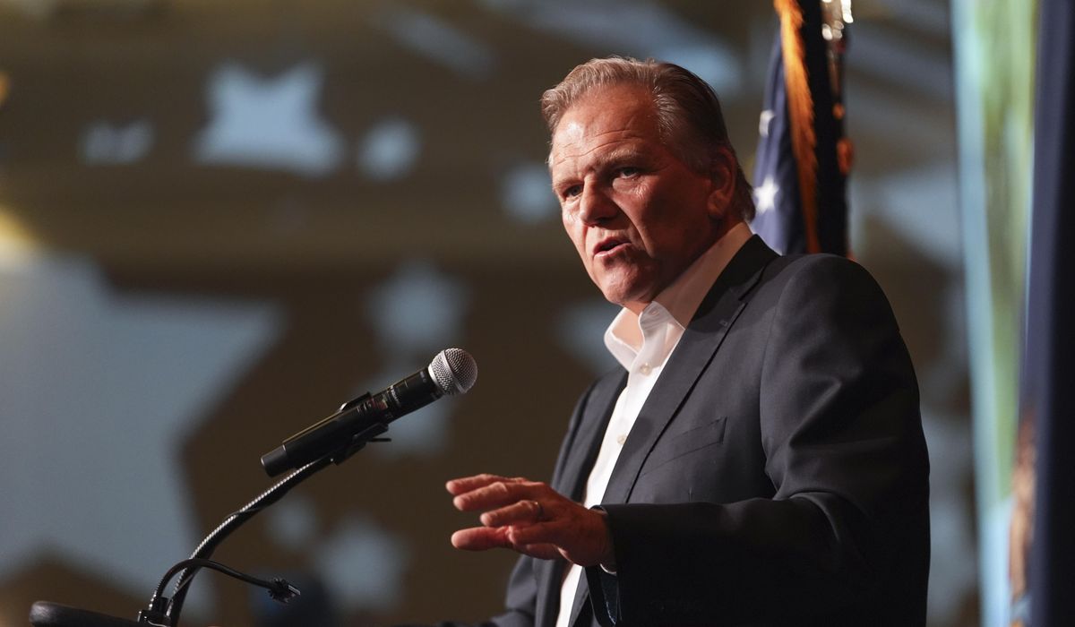 NextImg:Trump world makes clear Mike Rogers to FBI: ‘Not happening’