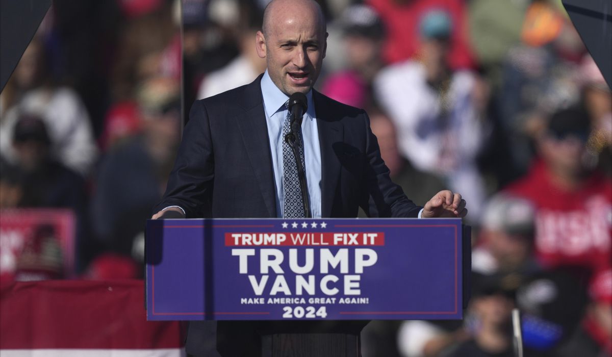 NextImg:Trump taps Stephen Miller for deputy chief of staff for policy