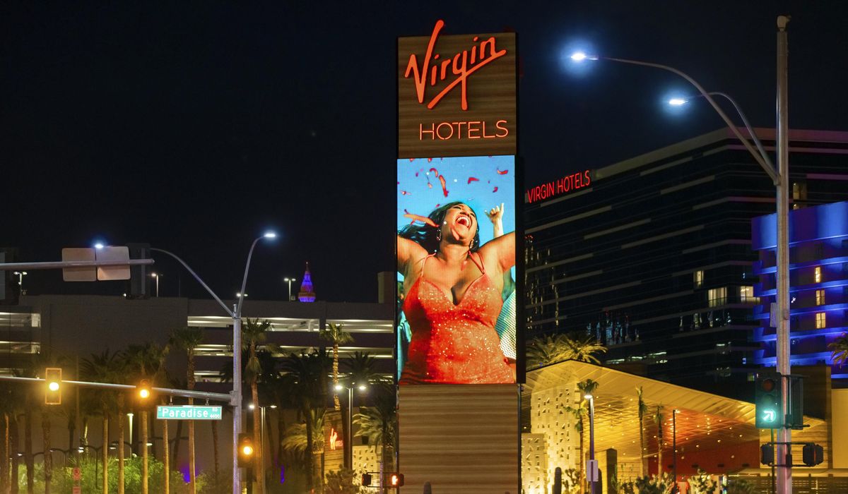 NextImg:Hundreds of hotel workers go on strike at a casino near the Las Vegas Strip
