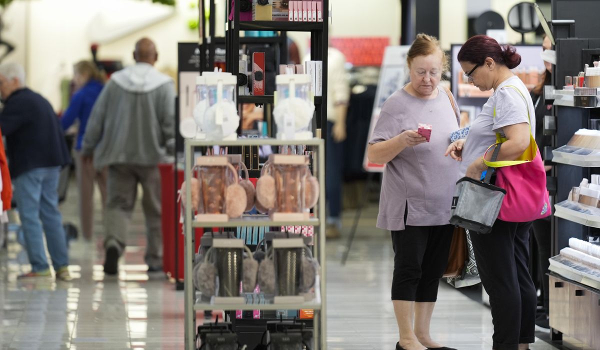 NextImg:Retail sales up in October as Americans showed continued willingness to spend