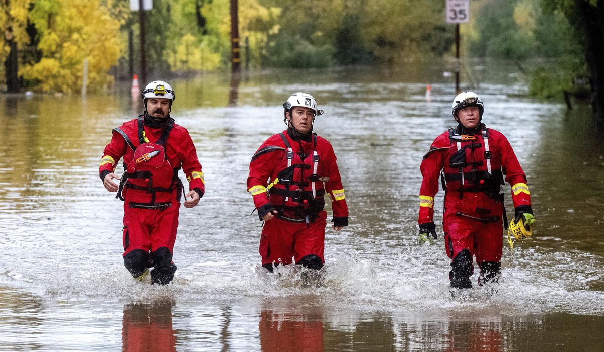NextImg:Storm dumps record rain in Northern California, while U.S. Northeast deals with winter storms