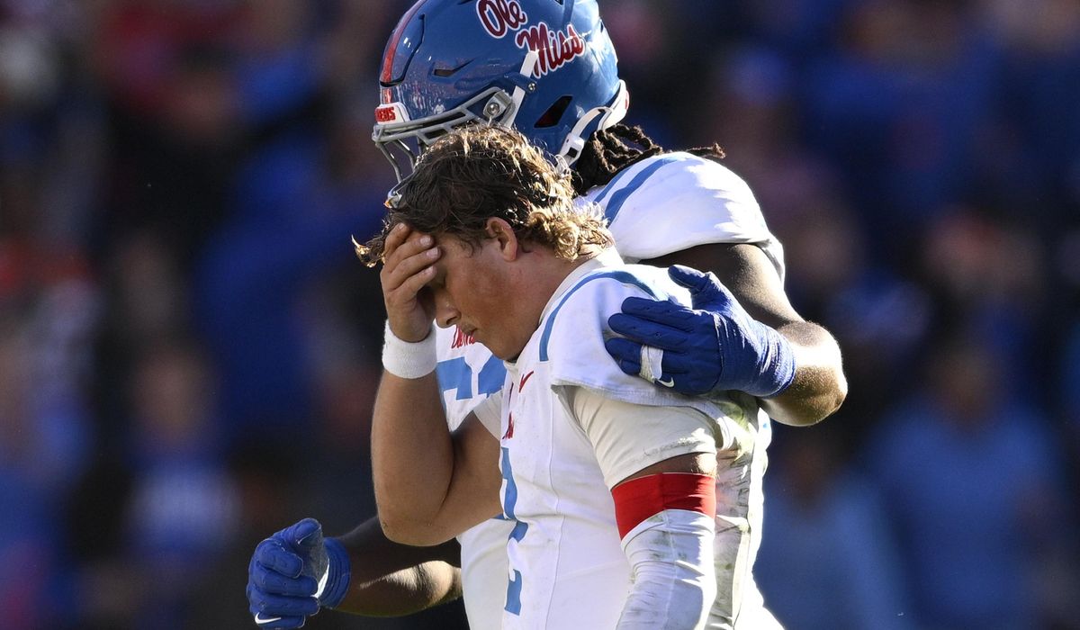NextImg:Alabama, Mississippi fall out of top 10 as Miami, SMU move in