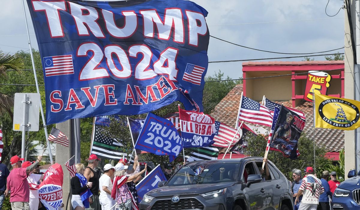 NextImg:Thanksgiving etiquette: What to do about a Trump flag in mixed company?