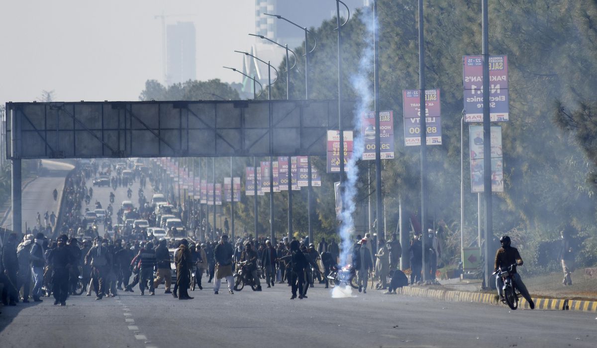 NextImg:Protesters demanding Imran Khan’s release march on Pakistani capital. At least 6 people killed