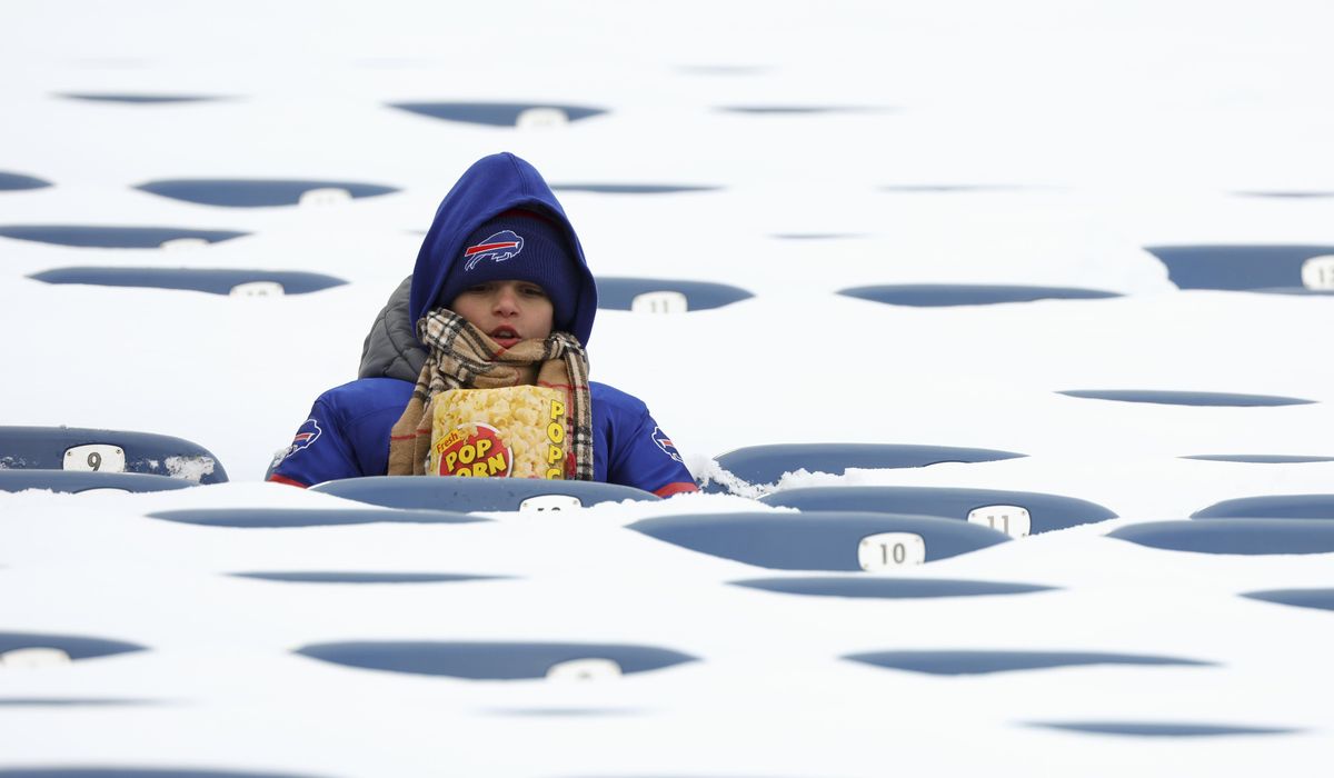 NextImg:Michigan and New York state brace for lake-effect snow that could snarl travel and disrupt football