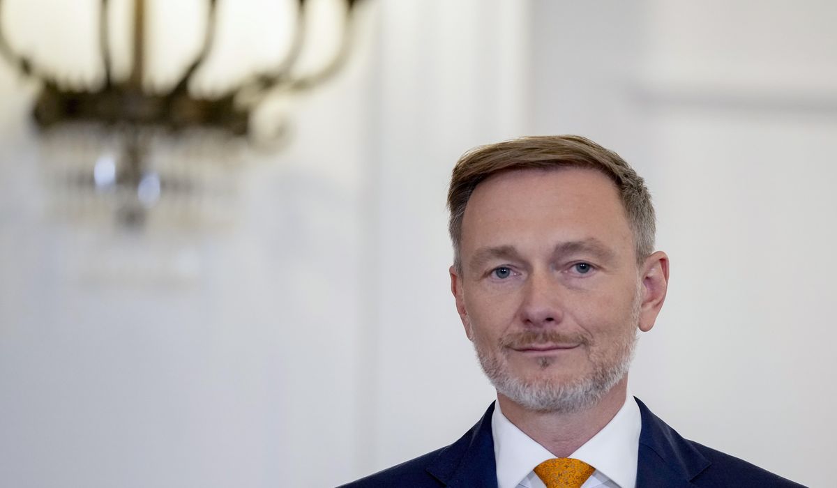 NextImg:Senior figure with Scholz’s ex-allies quits over ‘D-Day’ paper on German government collapse