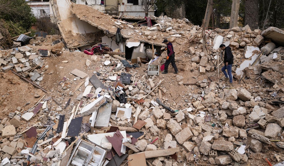 NextImg:3 die in overcrowding outside Gaza bakery amid food shortage