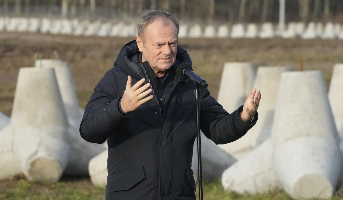 NextImg:Poland’s Prime Minister Donald Tusk visits defensive fortifications on border with Russia