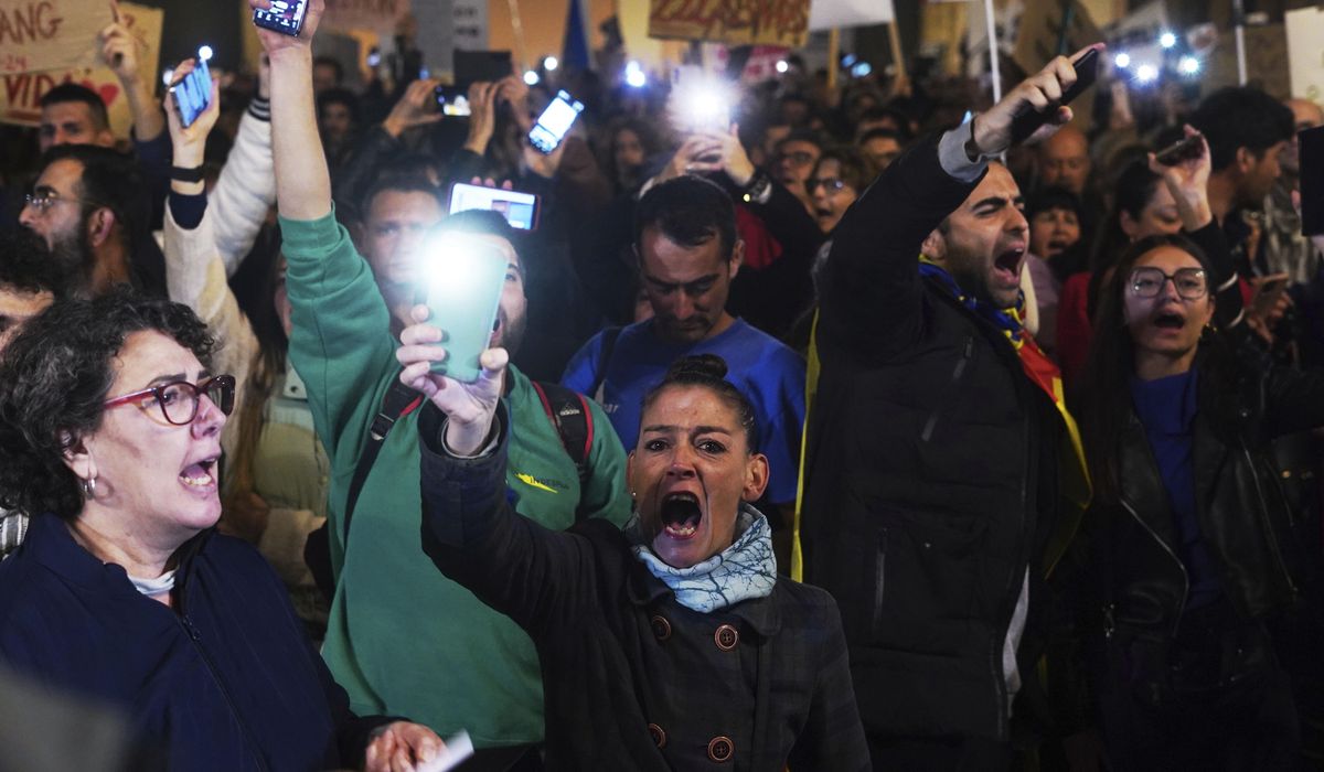 NextImg:Spanish leader who botched flood response faces another big march demanding his resignation