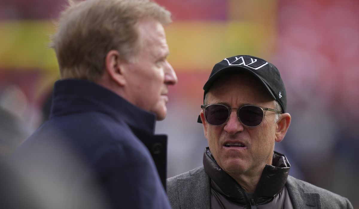 NextImg:Goodell, Harris meet with lawmakers to talk about potential RFK stadium site
