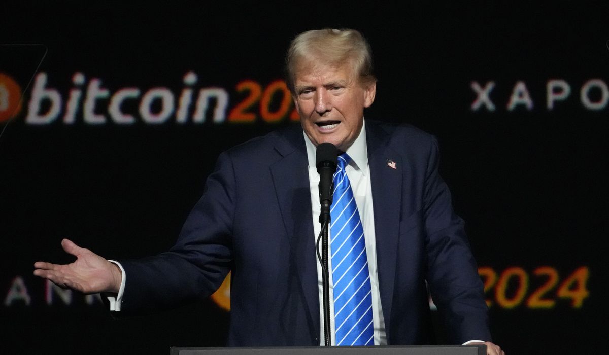 NextImg:Trump taps podcaster David Sacks as AI and crypto czar