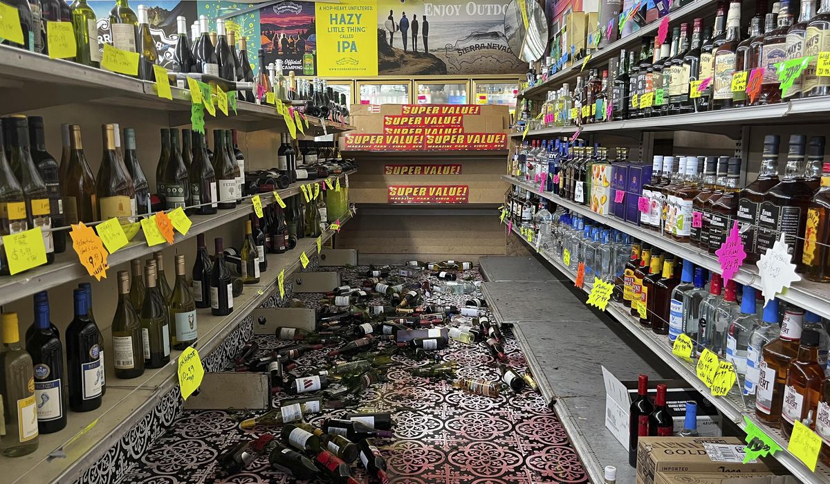NextImg:In California’s ‘earthquake country,’ a 7.0 temblor prompts confusion and a tsunami warning