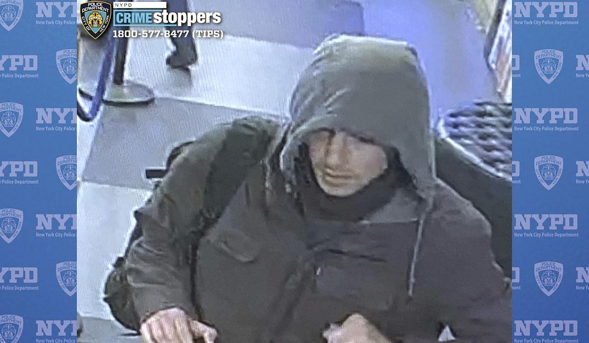 NextImg:Gunman who killed UnitedHealthcare CEO has left New York City, police believe