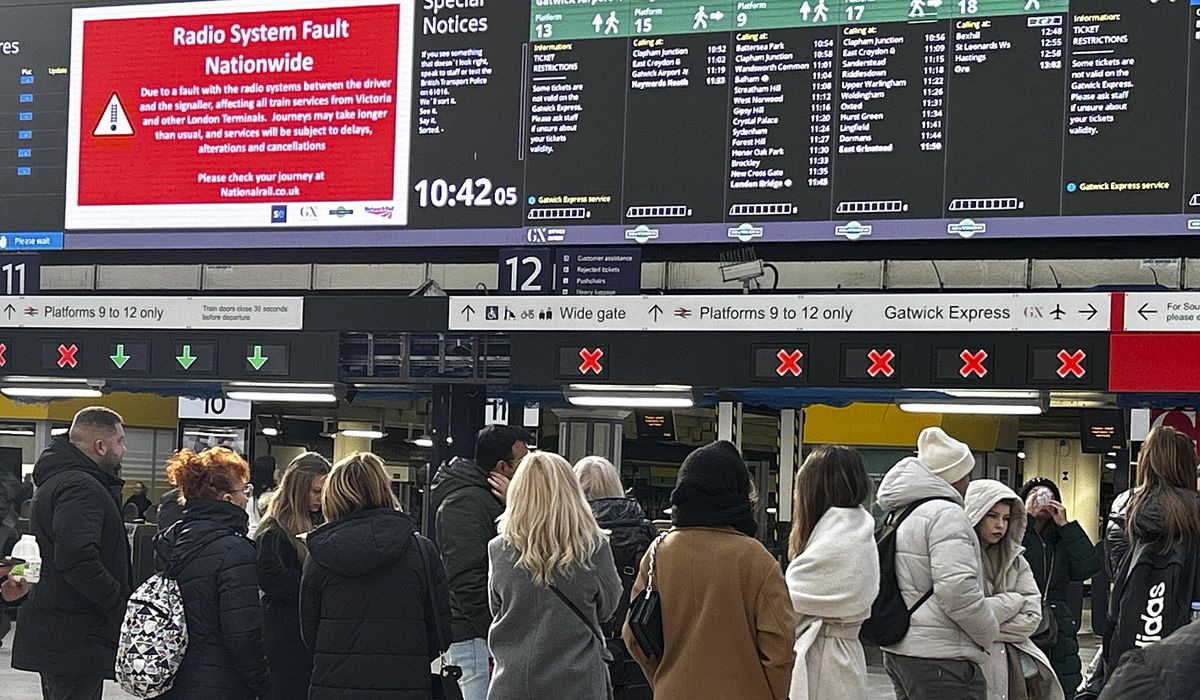 NextImg:U.K. rail travel back to normal after problems with a radio system disrupted the morning commute