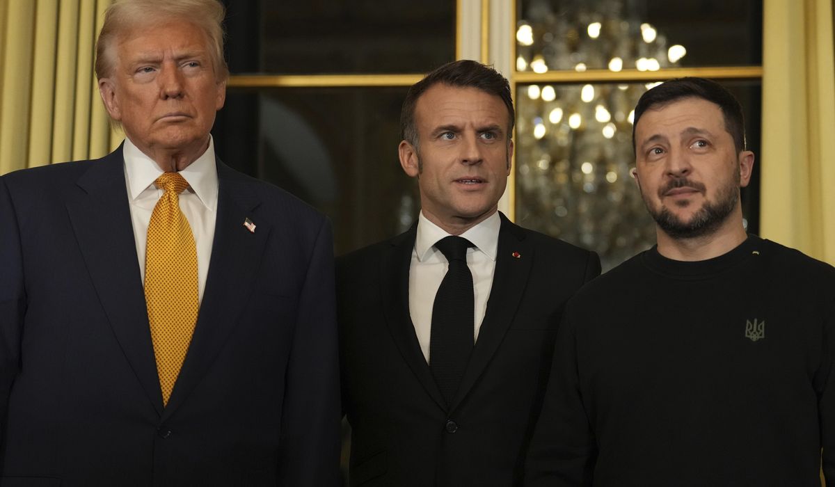 NextImg:Presidential pomp: Trump is welcomed by Macron to Paris, joined by Zelenskyy in their meeting
