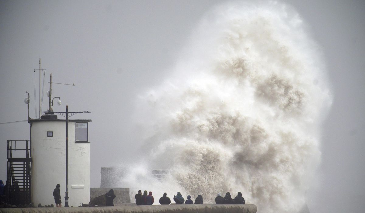NextImg:Hundreds of thousands in Ireland and UK left without power as Storm Darragh batters the region