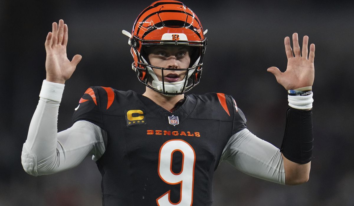 NextImg:Burglars hit home of Bengals quarterback Burrow while he played on ‘Monday Night Football’