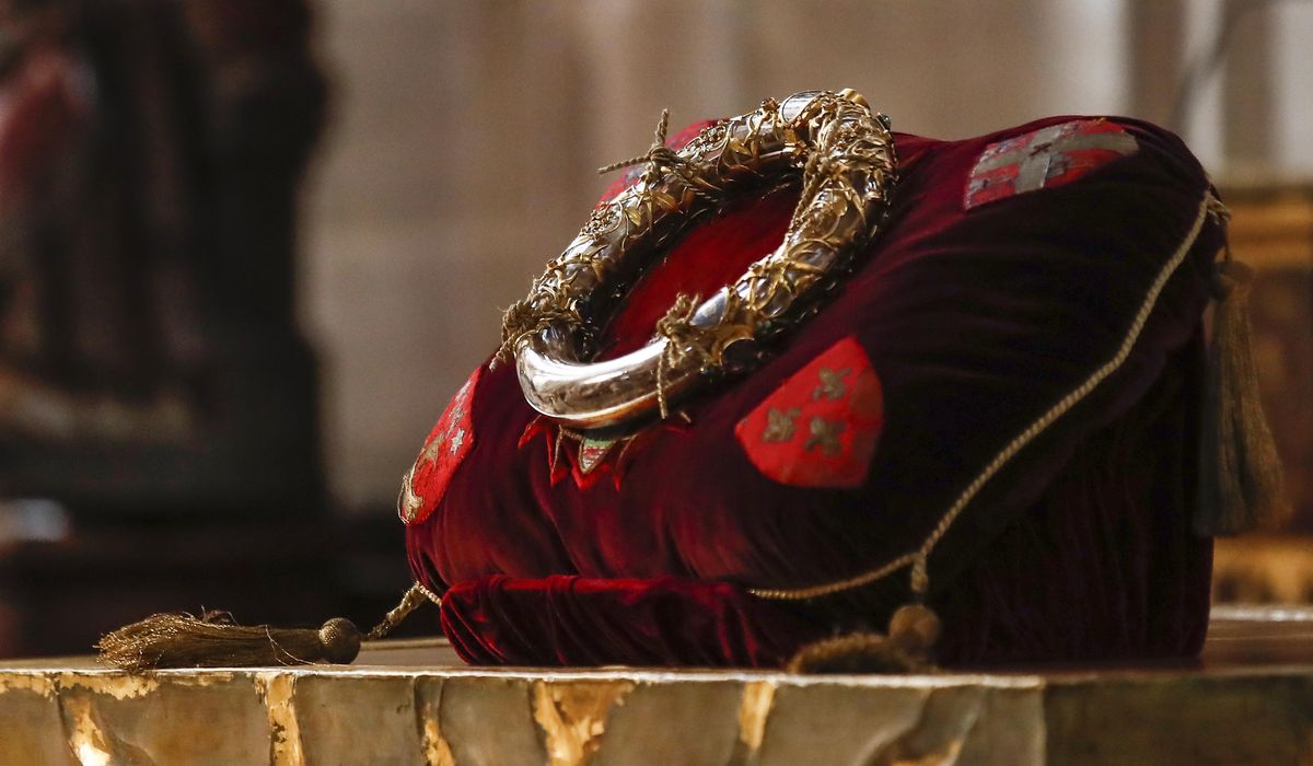 NextImg:‘Crown of Thorns’ returns to Notre Dame cathedral for public veneration