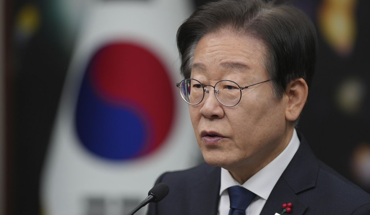 NextImg:South Korean leaders seek calm after Yoon is impeached