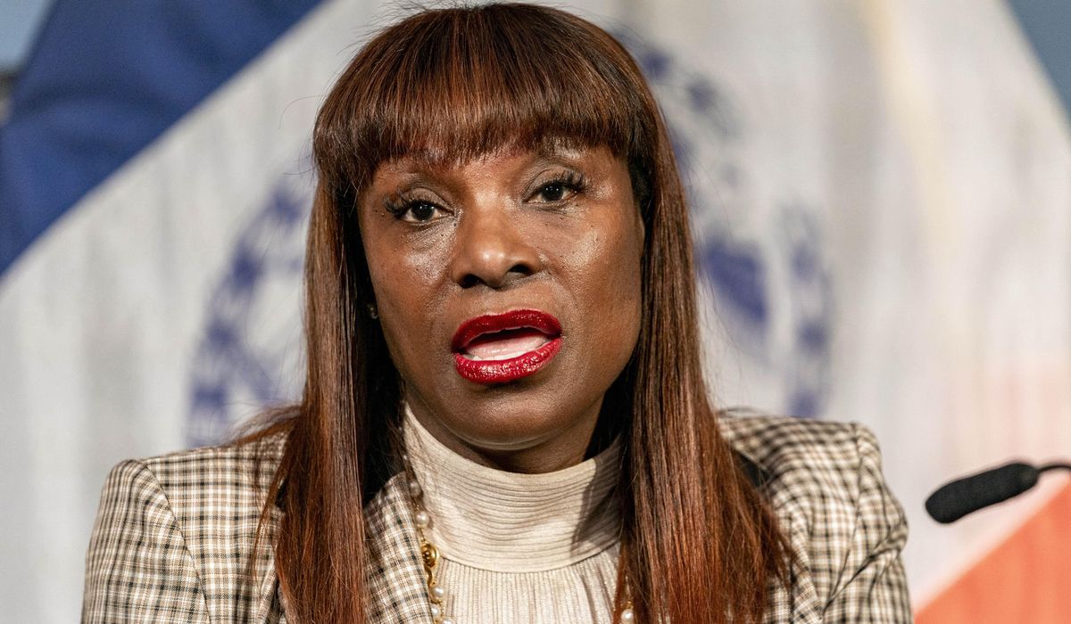 NextImg:Top aide to NYC mayor resigns months after prosecutors search her home and seize her phones