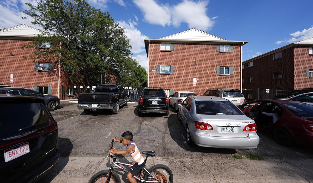 NextImg:Denver mayor at fault for Tren de Aragua’s suburban takeover, Aurora mayor writes