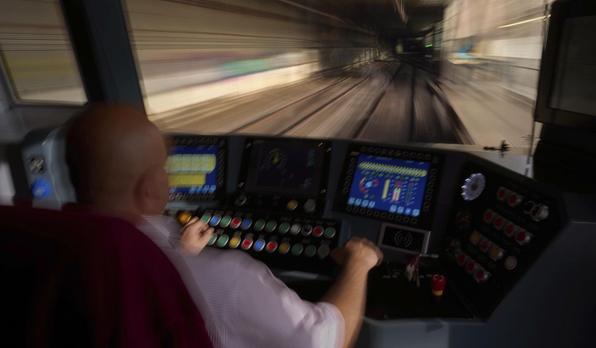 NextImg:Barcelona subway recycles energy from braking into power to charge electric cars