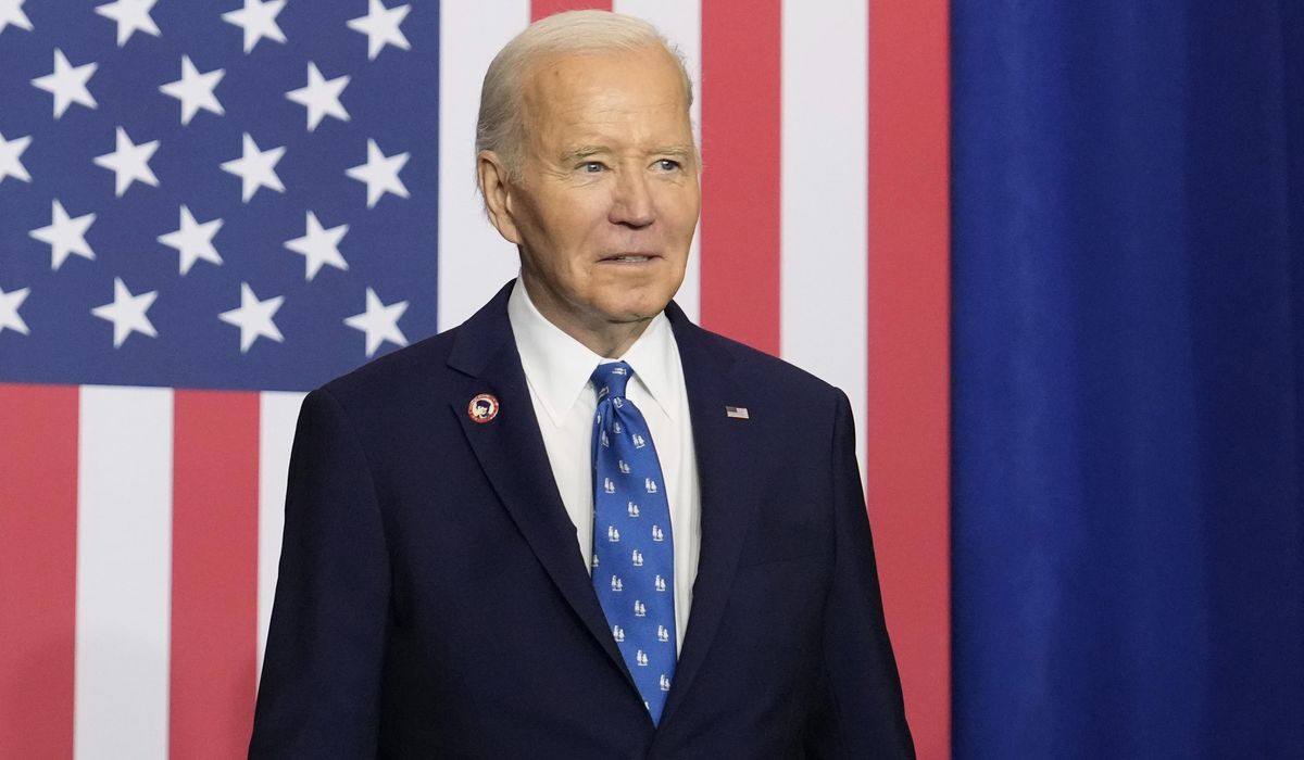 NextImg:Biden signs government funding extension, avoiding partial shutdown