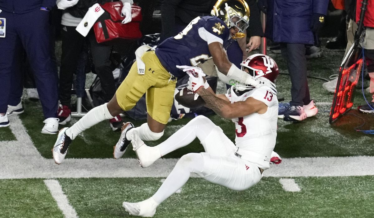 NextImg:Notre Dame protects home field in new postseason era with 1st playoff win, 27-17 over Indiana