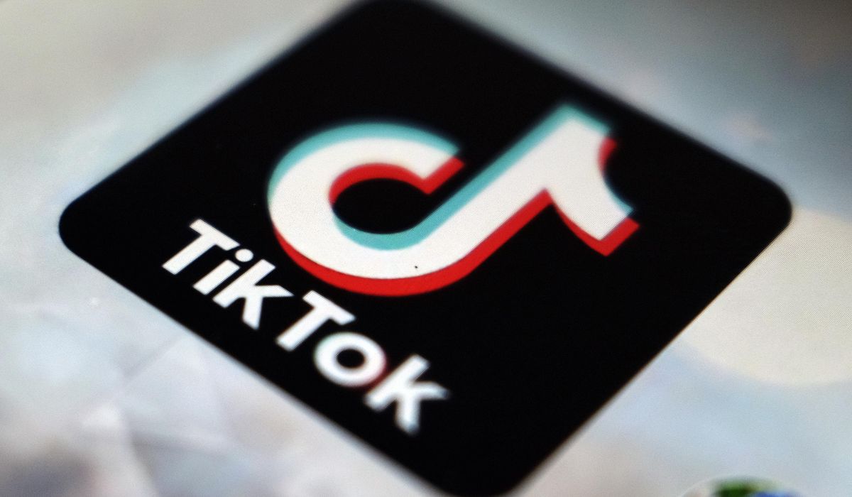 NextImg:Trump urges Supreme Court to delay TikTok ban, citing national security and free speech balance