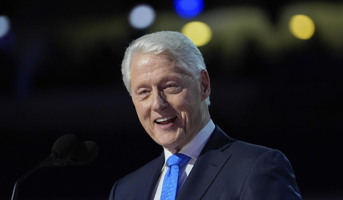 NextImg:Bill Clinton is out of the hospital after being treated for the flu