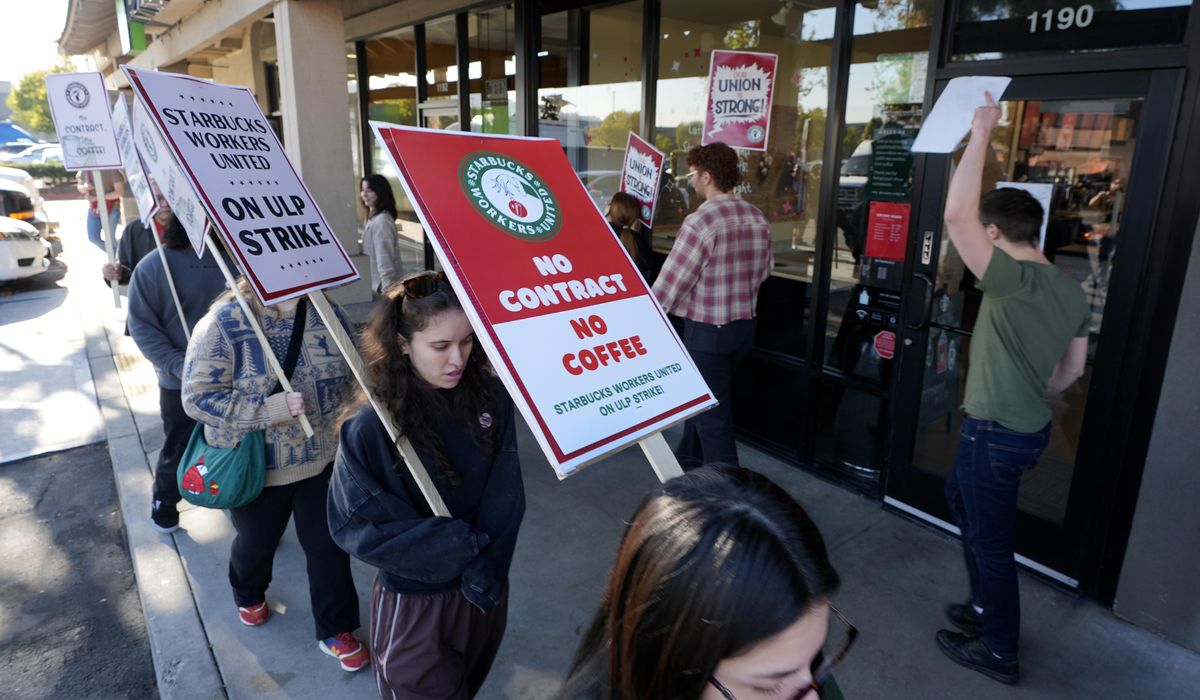 NextImg:Starbucks strike expands, closes nearly 60 U.S. stores