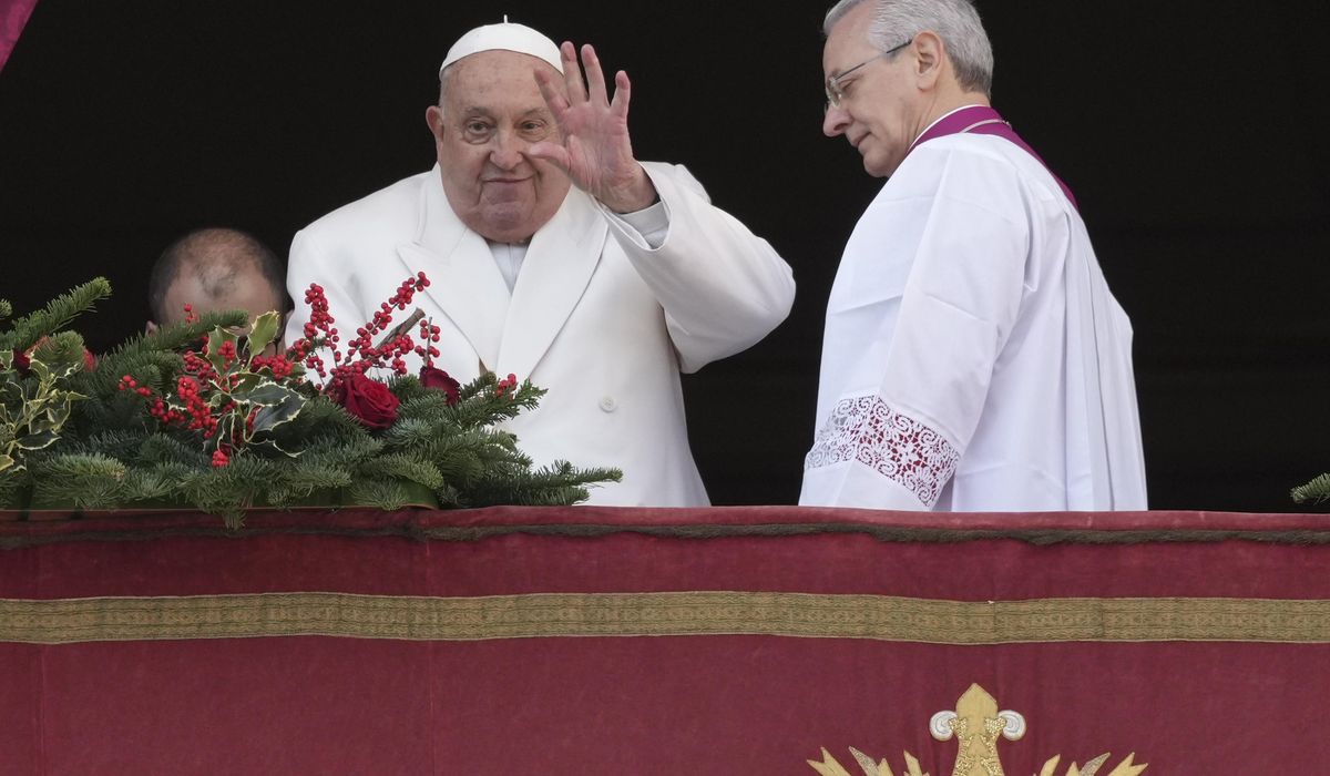 NextImg:Pope urges ‘all people of all nations’ to silence arms and overcome divisions in Christmas address