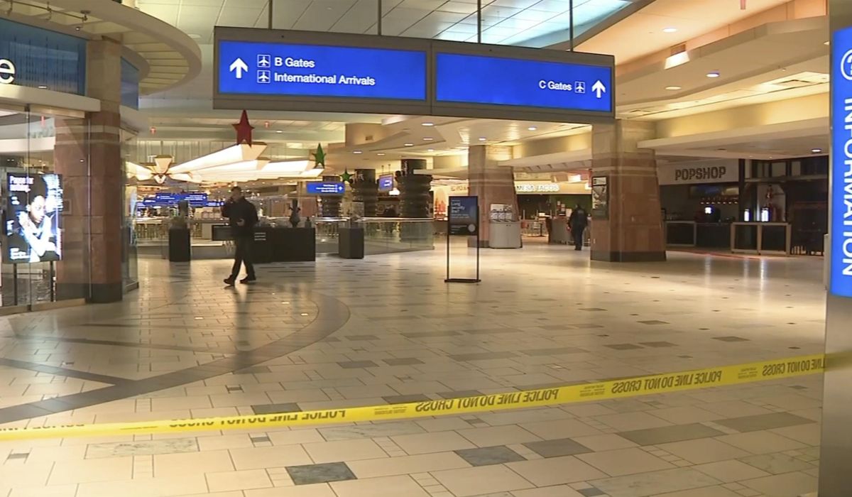 NextImg:Shooting wounds 2 at Phoenix airport, 1 other stabbed, police say