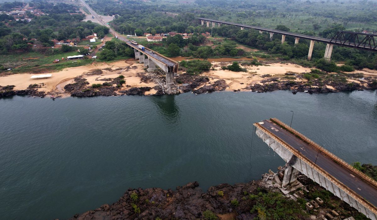 NextImg:Brazil’s Navy finds the body of the 13th victim of a river bridge collapse; 4 are still missing