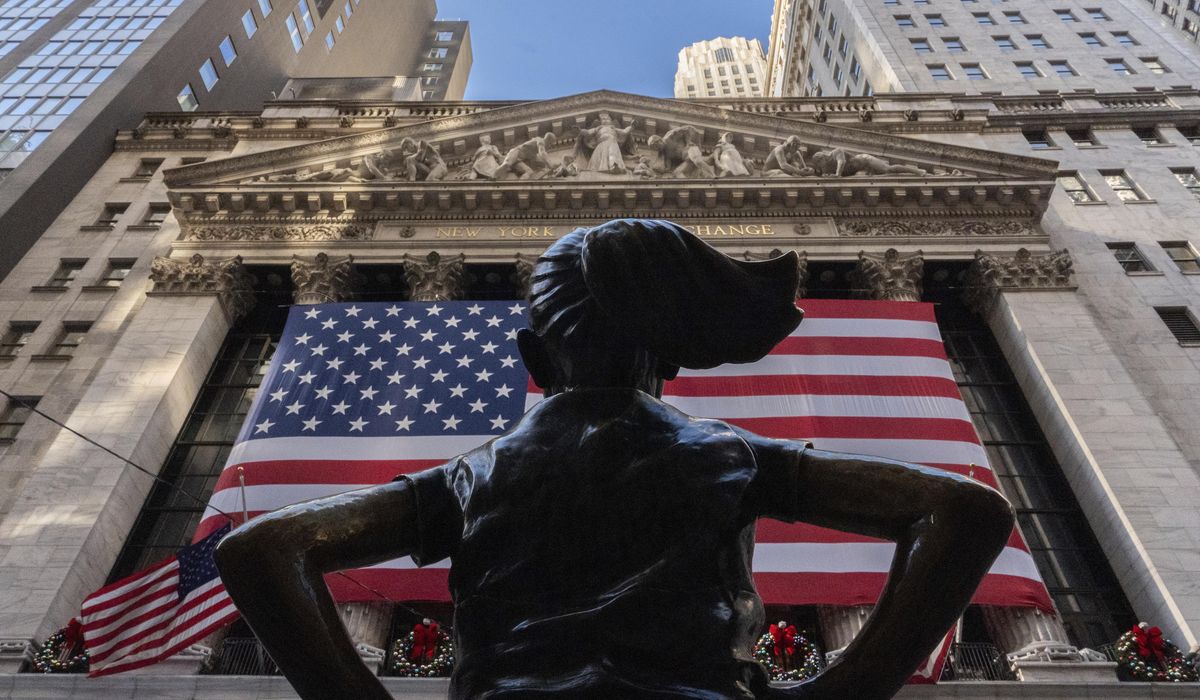 NextImg:Wall Street slips as the ‘Magnificent 7’ weighs down the market