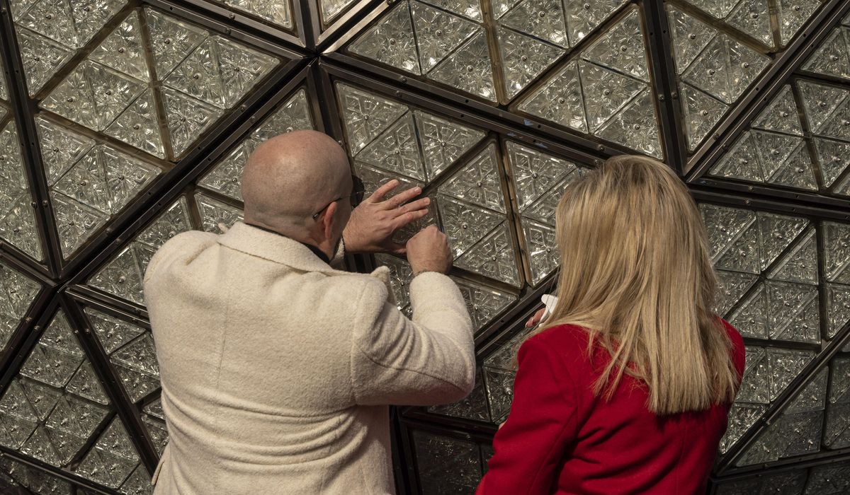 NextImg:WATCH: Rapper Pitbull helps unveil the Times Square New Year’s Eve ball