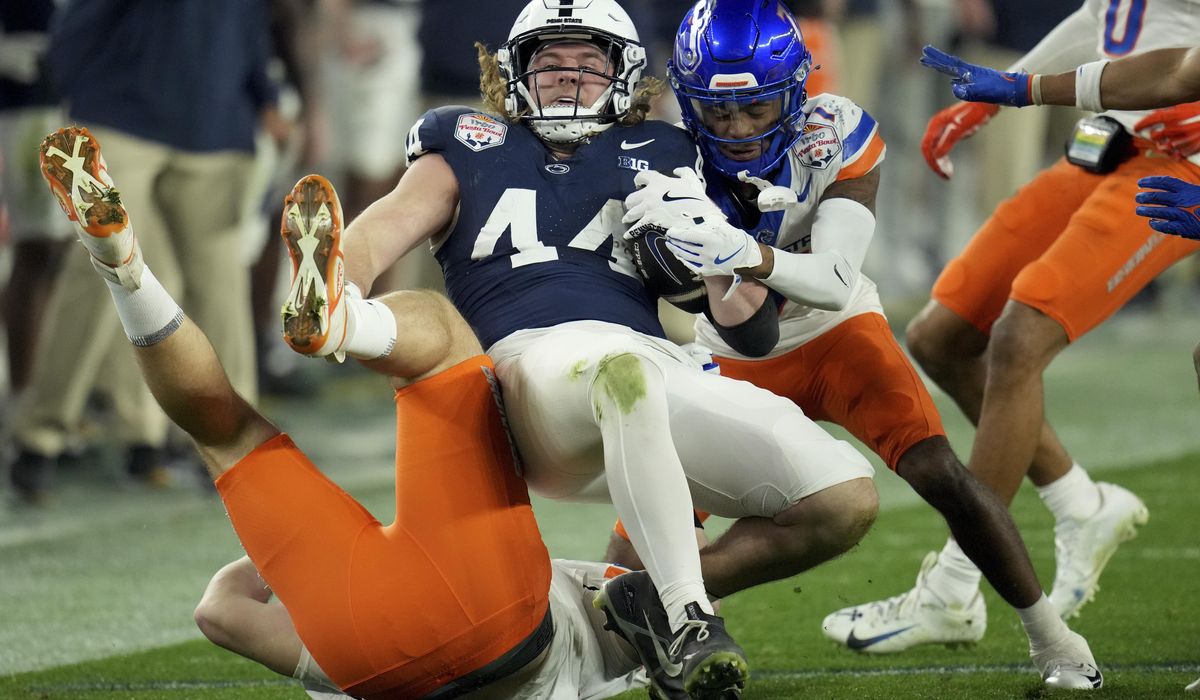 NextImg:Penn State bottles up Ashton Jeanty, beats Boise State 31-14 in Fiesta Bowl