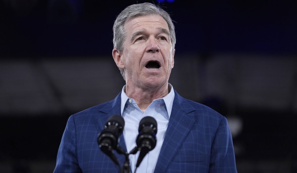 NextImg:Outgoing North Carolina governor commutes 15 death row sentences